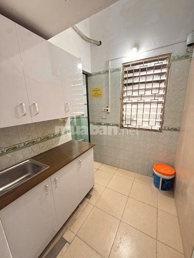 Cho thuê phòng 35m2 khép kín, số 120 Đê La Thành nhỏ - Đống Đa