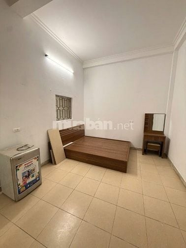 Cho thuê phòng 35m2 khép kín, số 120 Đê La Thành nhỏ - Đống Đa