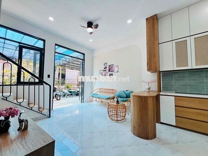 NHÀ ĐẸP NÚP MẶT TIỀN NGUYỄN TRI PHƯƠNG - HIẾM