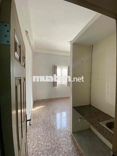 PHÒNG TRỐNG VỪA SƠN MỚI GIÁ RẺ, 95 LÊ VĂN LƯƠNG