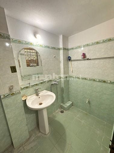 Cho thuê phòng 35m2 khép kín, số 120 Đê La Thành nhỏ - Đống Đa
