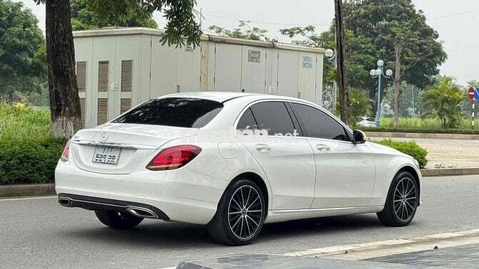 Mercedes-Benz C200 Exclusive 2021 Trắng cực đẹp