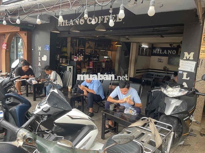 Tuyển Nam phục vụ quán Cafe