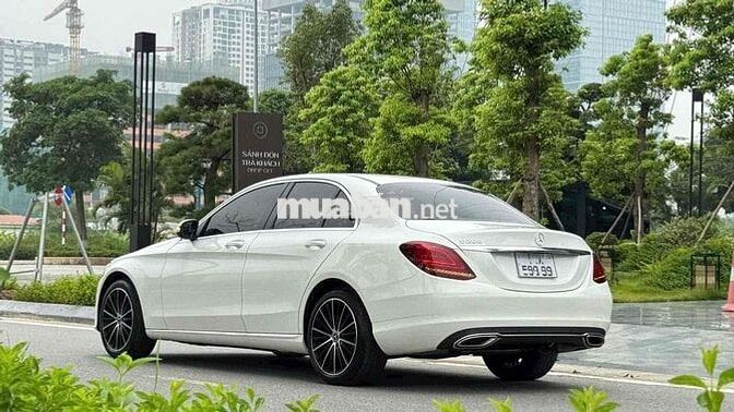 Mercedes-Benz C200 Exclusive 2021 Trắng cực đẹp