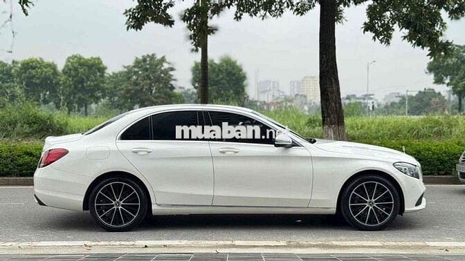 Mercedes-Benz C200 Exclusive 2021 Trắng cực đẹp