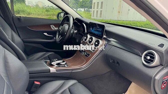 Mercedes-Benz C200 Exclusive 2021 Trắng cực đẹp