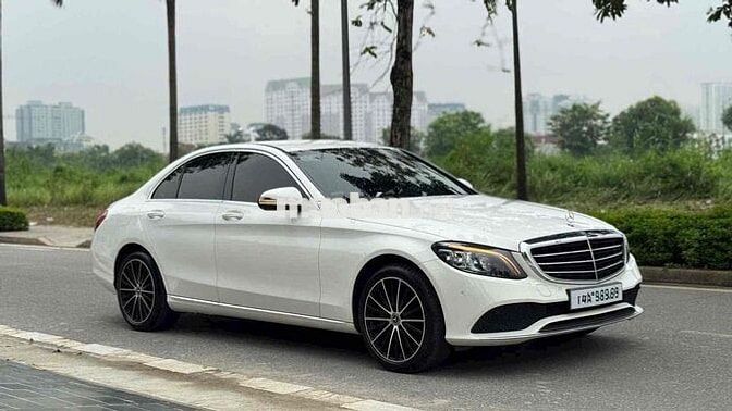 Mercedes-Benz C200 Exclusive 2021 Trắng cực đẹp