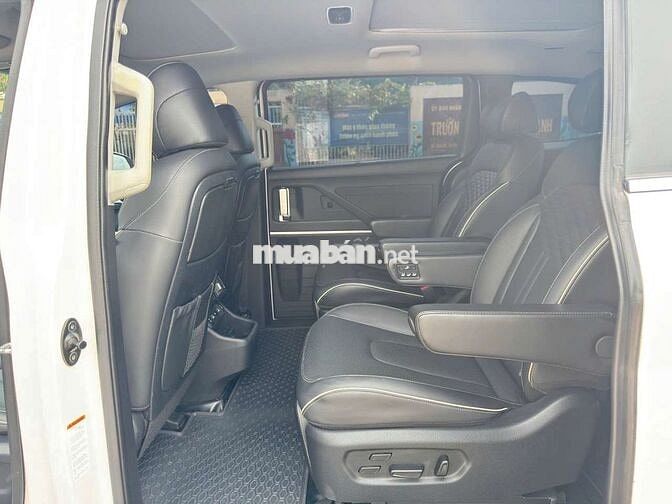 Hyundai Custin 2.0T 2023 Trắng 7 chỗ