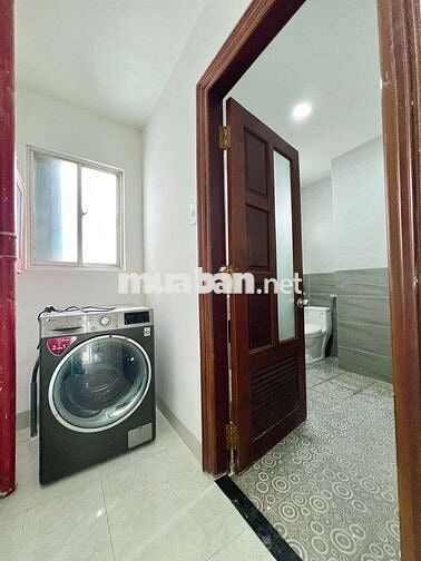 Cho thuê CH nhà mới 100% 2PN rộng 70m2 - Nhà mặt tiền Trung Tâm Quận 1