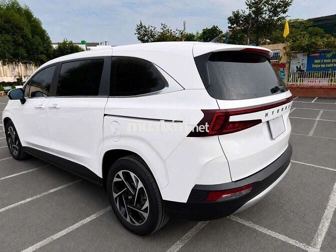 Hyundai Custin 2.0T 2023 Trắng 7 chỗ