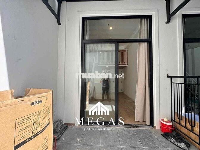DUPLEX - FULL NỘI THẤT - MỚI XÂY - BAN CÔNG TO NGAY CÔNG VIÊN LÀNG HOA