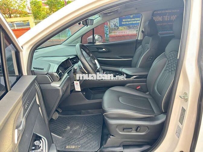 Hyundai Custin 2.0T 2023 Trắng 7 chỗ
