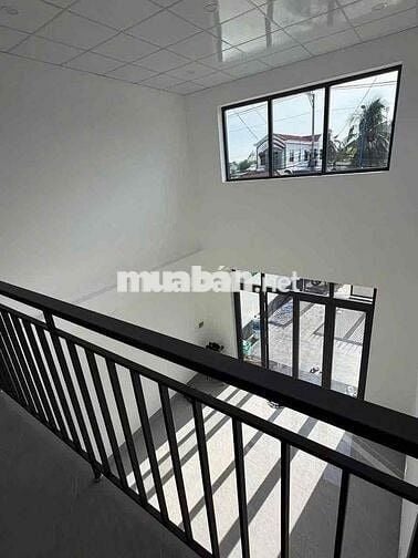 Nhà 4,5x25m  trệt lầu trống suốt mặt tiền Hoàng Quốc Việt