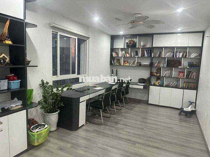 Do nhu cầu chuyển nhà xuống liền kề! Cần muốn bán căn đang ở!