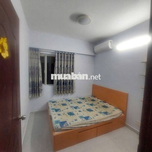 Chung cư 312 Lạc Long Quân quận 11 bán căn 2 phòng ngủ, có thang máy
