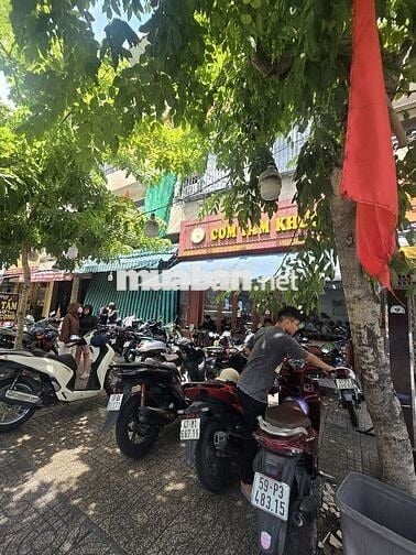 TUYỂN PHỤC VỤ VÀ BẾP BAO ĂN Ở - CƠM TẤM