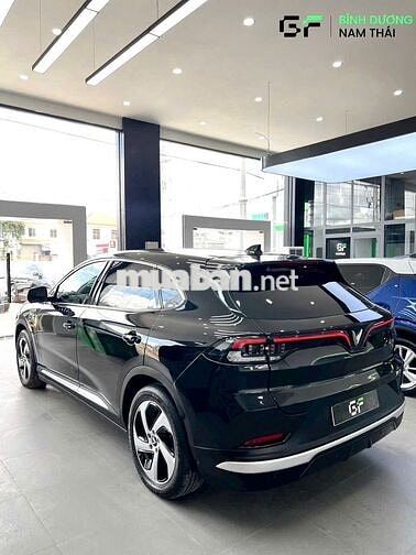 Cần Bán Gấp VinFast VF8 Eco 2022 Đen - Siêu Lướt