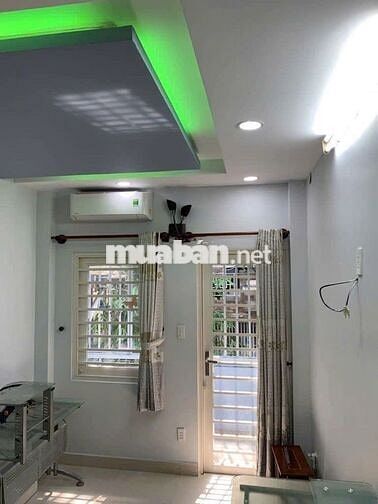 Hẻm Trần Hưng Đạo, Quận 1, 1 Trệt 3 Lầu, 120m2, 2PN 3WC