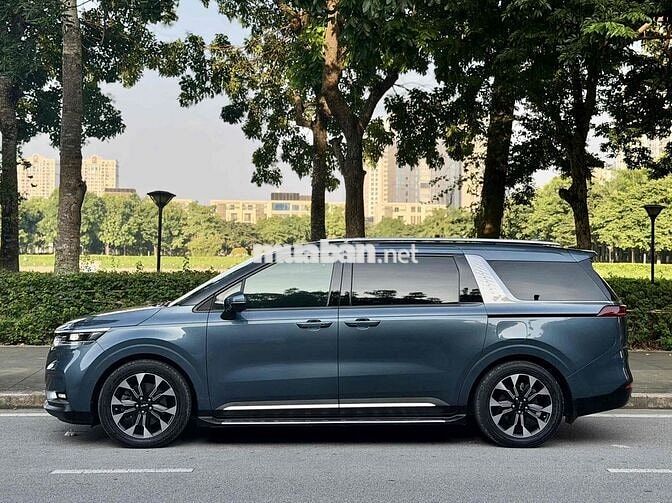 Kia Carnival Signature 3.5G 2022 Xanh 5 vạn km