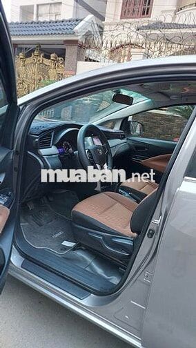 Toyota Innova E 2019 Màu Ánh Kim