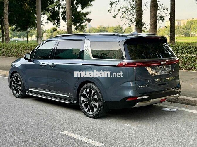 Kia Carnival Signature 3.5G 2022 Xanh 5 vạn km