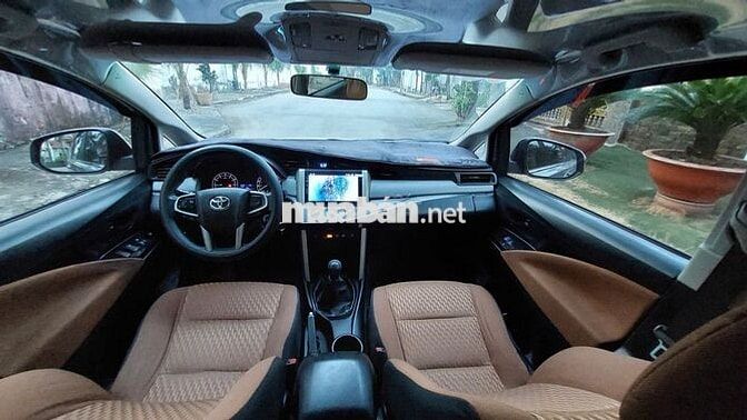 Toyota Innova E 2019 Màu Ánh Kim