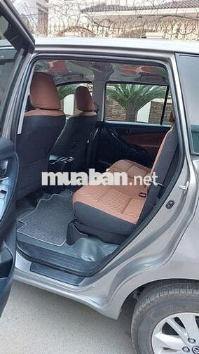 Toyota Innova E 2019 Màu Ánh Kim