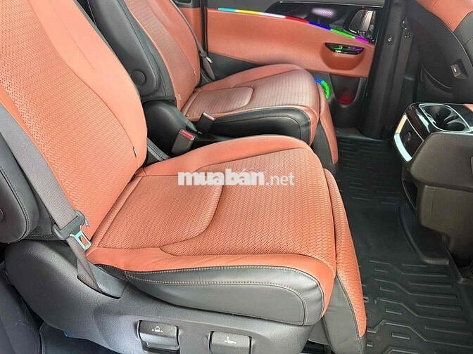 Kia Carnival Signature 3.5G 2022 Xanh 5 vạn km