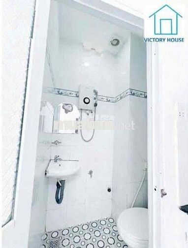 CHO THUÊ STUDIO CỬA SỔ TRỜI FULL NỘI THẤT NGAY TRUNG TÂM QUẬN 1