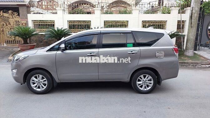 Toyota Innova E 2019 Màu Ánh Kim