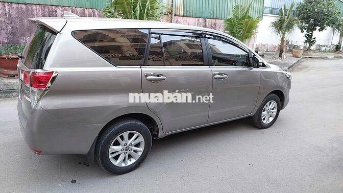 Toyota Innova E 2019 Màu Ánh Kim
