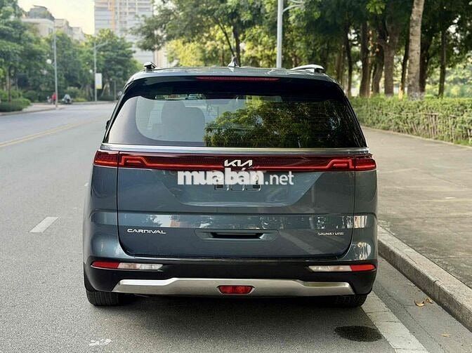 Kia Carnival Signature 3.5G 2022 Xanh 5 vạn km