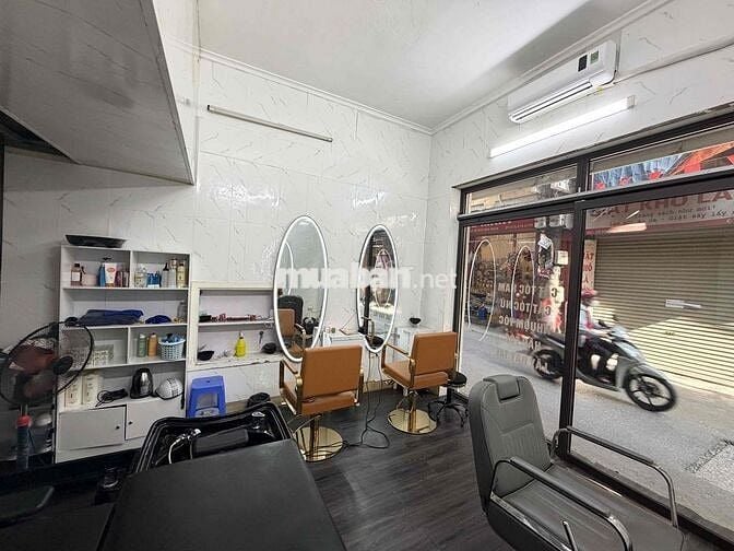 Tuyển Học Viên Tóc Nam Nữ Miễn Phí 50%