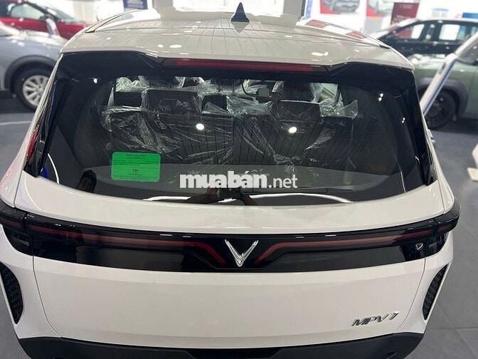 🔥 VINFAST MPV 7 GIẢM CÒN 750 TRIỆU – XE SẴN