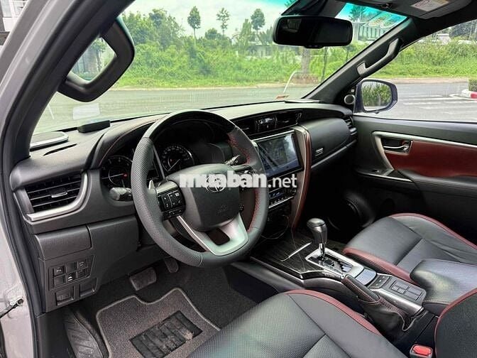 Toyota Fortuner Legender 2.8L 4x4AT 2022