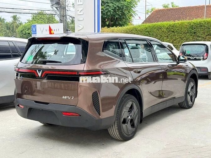 🔥 VINFAST MPV 7 GIẢM CÒN 750 TRIỆU – XE SẴN