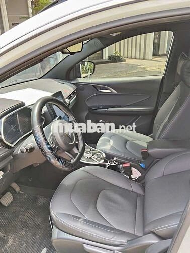 Xe điện VinFast VF e34 Trắng