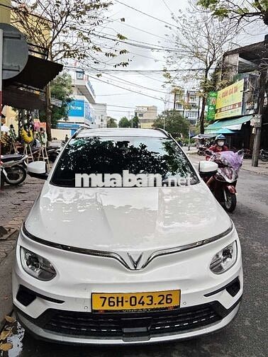 Xe điện VinFast VF e34 Trắng