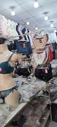 Sang shop quần áo thuận thảo tại số 8 Phạm Hữu Lầu