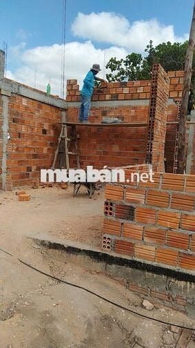 Nhà Vsip2 đang xây dựng tháng góp 8-9tr  