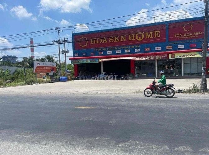 Đất thổ cư:55x100,mặt tiền đ.nam sông hậu,hậu giang