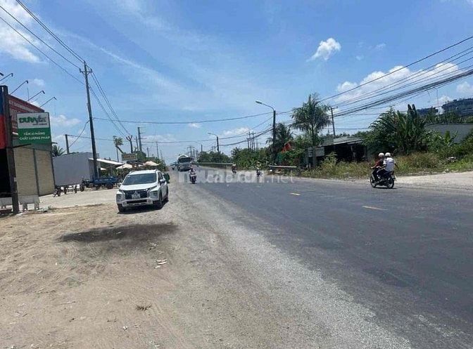 Đất thổ cư:55x100,mặt tiền đ.nam sông hậu,hậu giang