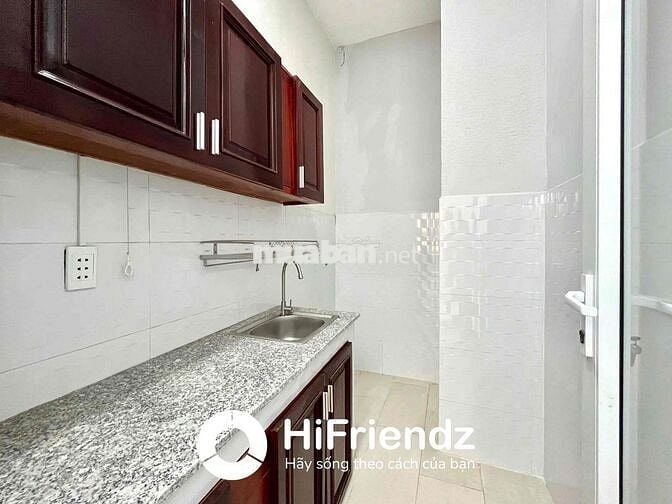 Phòng Cho Thuê Tách Bếp 1PN Mới Toanh Diện Tích Tới 45m2 - Gần UEH