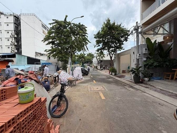 Cho thuê mặt tiền đường Xuân Thủy, 150m2,160 triệu/tháng, Quận 2