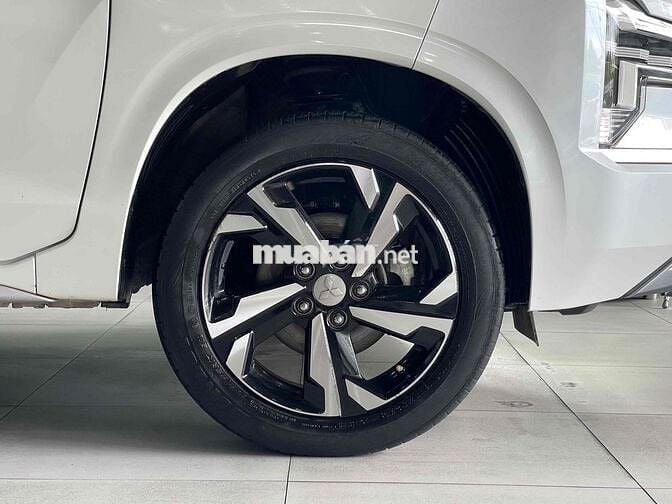 Mitsubishi Xpander 7 chỗ Trắng 31028 km