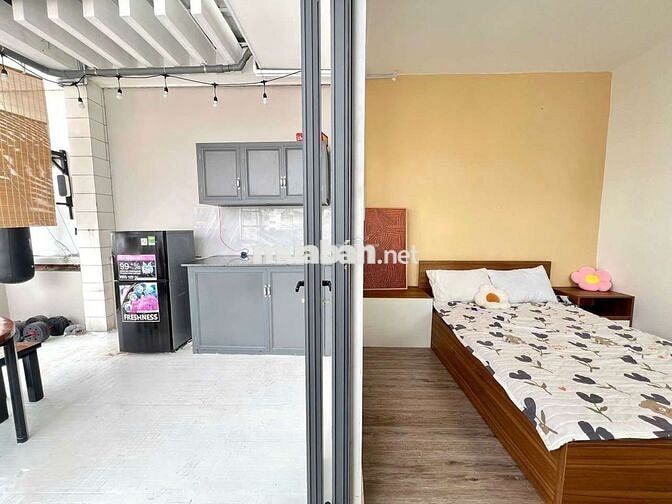 CĂN HỘ BAN CÔNG TÁCH BẾP CỰC CHILL FULL NỘI THẤT GIÁP QUẬN PHÚ NHUẬN