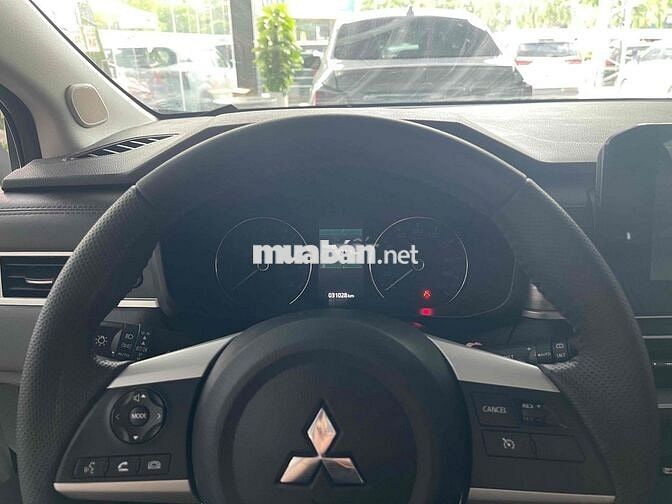 Mitsubishi Xpander 7 chỗ Trắng 31028 km