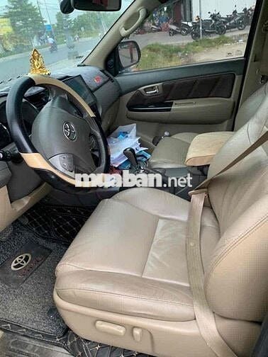 Toyota Fortuner 2013 Xám 7 chỗ Xăng Tự động