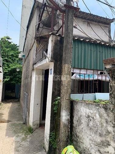 Cho thuê nhà C4 có gác xép, 55mv