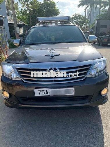 Toyota Fortuner 2013 Xám 7 chỗ Xăng Tự động